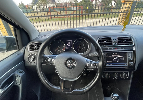 Volkswagen Polo cena 36000 przebieg: 163500, rok produkcji 2017 z Przedecz małe 211